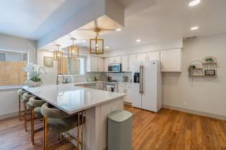 The Deco Retreat - UNR - Pet Friendly - Reno - 0