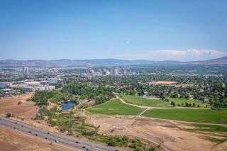 The Deco Retreat - UNR - Pet Friendly - 8
