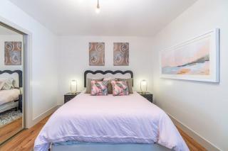 The Deco Retreat - UNR - Pet Friendly - Reno - 4