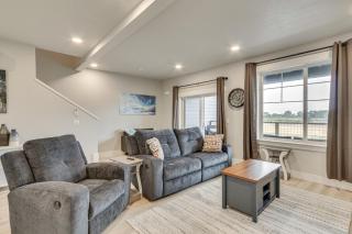 Columbia River Views Spacious Hammond Getaway! - Hammond - 5