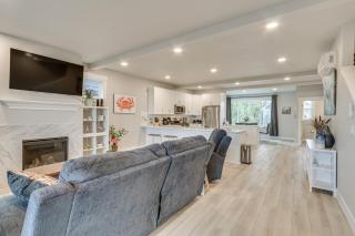 Columbia River Views Spacious Hammond Getaway! - 4
