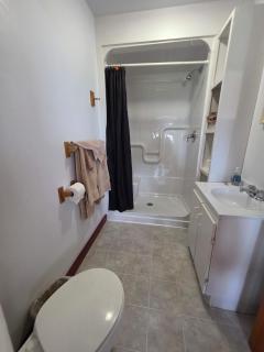 Hunts Point 2-BR Oceanview Rustic Coastal Retreat - Summerville Centre - 5