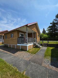 Hunts Point 2-BR Oceanview Rustic Coastal Retreat - Summerville Centre - 1