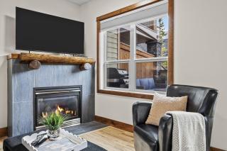 Peaks and Patio 3 Bedroom managed by Little Sister Getaways - Canmore - 2