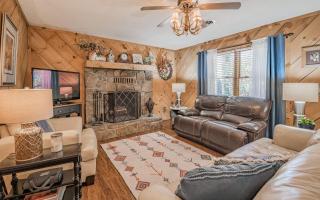 Wooded Bliss Hot Tub Single level Cabin with no Steps Rocking Chairs and Wooded Views - Pigeon Forge - 8
