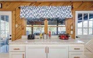 Wooded Bliss Hot Tub Single level Cabin with no Steps Rocking Chairs and Wooded Views - Pigeon Forge - 1