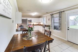 Near ATandT Stadium and Six Flags Texas Family Home! - Grand Prairie - 4