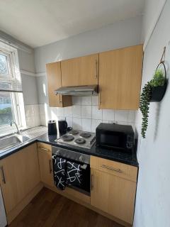 Tranquil 1BR in Hainault - - 9