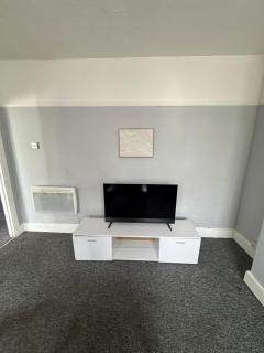 Tranquil 1BR in Hainault - - 7