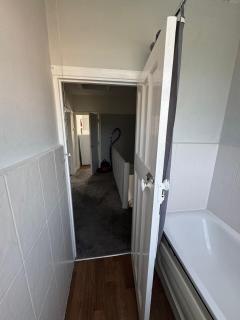 Tranquil 1BR in Hainault - - 6