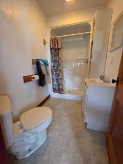 Hunts Point 2-BR Coastal Retreat - Cottage # 1 - Summerville Centre - 2