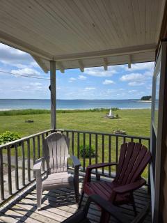 Hunts Point 2-BR Coastal Retreat - Cottage # 3 - 5