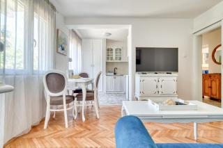 Apartment Seaside - 3