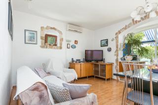 Apartments by the sea Okrug Donji, Ciovo - 11144 - Okrug Gornji - 2