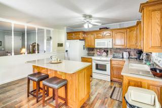 7 Mi to Center Hill Lake Spacious Sparta Home! - 2