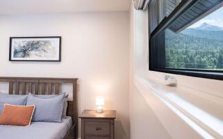 The Cedar Suite - Secluded Mountain Retreat with Forest Views and Hot Tub - Revelstoke - 1