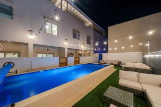 3 Story Home 3BR 2BA with Rooftop View and Heated Pool - La Choya - 0