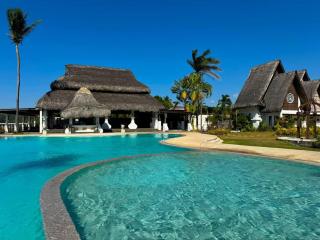 Playa Tropical Resort Hotel - Currimao - 2