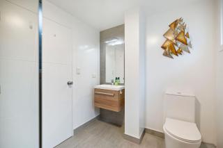 Comfortable 2 Bedroom Unit- Very Close to Town! - Queenstown - 2