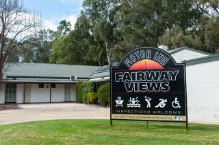 Fairway Views Motor Inn - 1