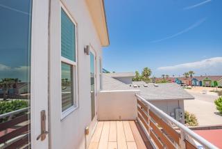 Waterfront Condo with Rooftop + Pool + Boat Slips - 8