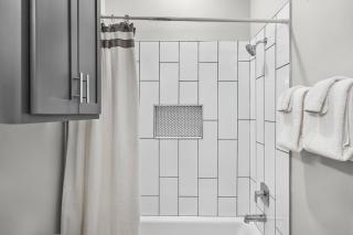 Waterfront Condo with Rooftop + Pool + Boat Slips - 4