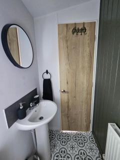 Jurassic Bliss - stylish static caravan with partial sea view at Durdle Door - Wareham - 3