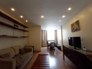 2 Bedroom Apartment - One Block from the Beach - 5