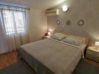 Apartments with parking space Igrane, Makarska - 24696 - 3