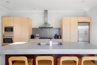 Spacious Sunny Family Home in Akaroa - Akaroa - 2