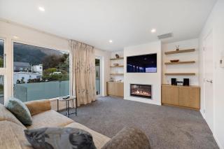 Centrally Located - Hot Tub & Amazing Outside Area - Queenstown - 9