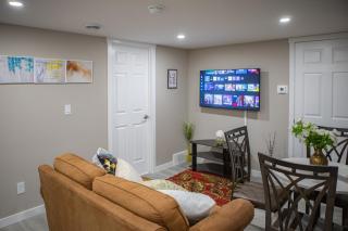 Modern 2-Bedroom Suite with Private Access - 10 minutes from Calgary Airport - 0