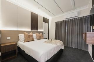 Aroha Motel & Apartments - 2