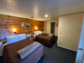 Captain's Choice Motel - Haines - 6