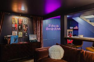 Hoosier Memories - Firepit, Pool Table, Steps to Campus - 4