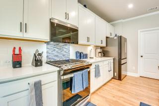 11 Mi to Dtwn Luxe Atlanta Retreat with Deck and Yard - 2