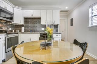 Walk to St Charles Ave Renovated Home with Patio! - Nova Orleães - 4