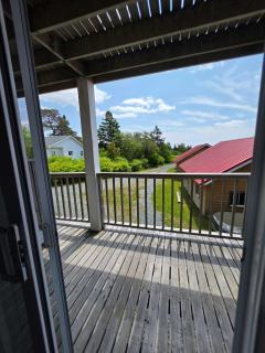 Hunts Point Rustic Coastal Retreat with King Bed - Summerville Centre - 4
