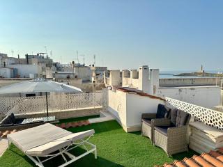 Cozy Sea View Studio with Private Rooftop, Balcony, BBQ in the Old Town - Vieste - 3