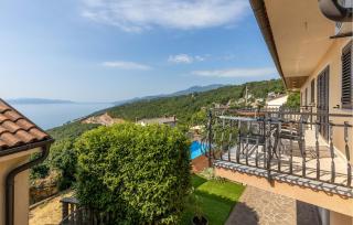 Amazing Apartment In Bregi With Jacuzzi - Breza - 1