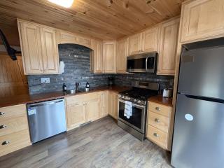 Modern Lakeview Escape - 9