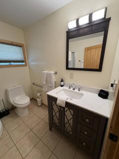 Modern Lakeview Escape - 3