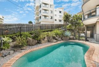 Seabreeze Stay Steps to the Beach with Pool Access Caloundra - Caloundra - 0