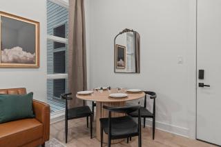 SLEEP 8 Outdoor Patio-Old City- 2 NEW Townhouses - 4