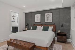 SLEEP 8 Outdoor Patio-Old City- 2 NEW Townhouses - 8