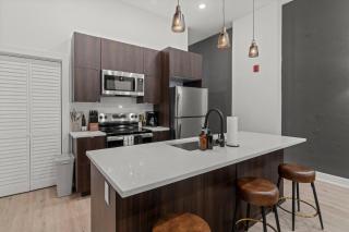 SLEEP 8 Outdoor Patio-Old City- 2 NEW Townhouses - 3