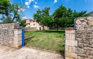 1 Bedroom Awesome Home In Bale - Krmed - 3