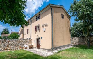 1 Bedroom Awesome Home In Bale - Krmed - 2