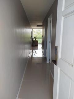 Chequers Suites Subic Bay - 1