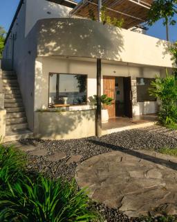 Cabana - Boutique Beachfront Accommodation - Gili Air - 2